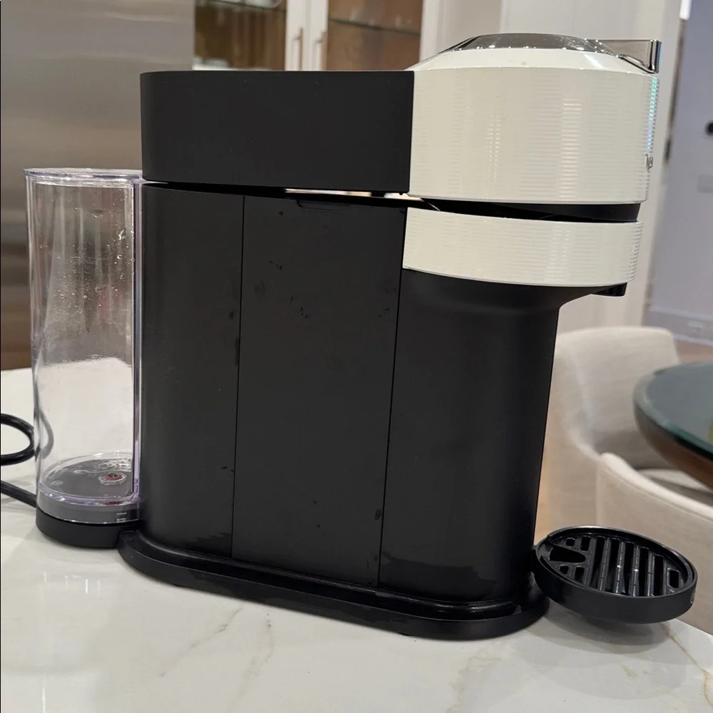 Nespresso by De'Longhi Vertuo Next Coffee and Espresso Machine